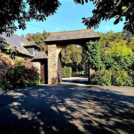 Manoir De La Droulinais Bed & Breakfast บรูซ์ ภายนอก รูปภาพ