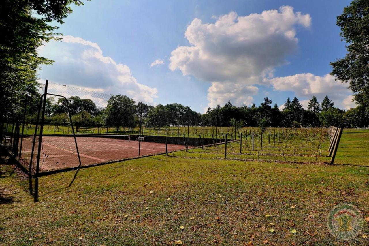 Manoir De La Droulinais Bed & Breakfast บรูซ์ ภายนอก รูปภาพ